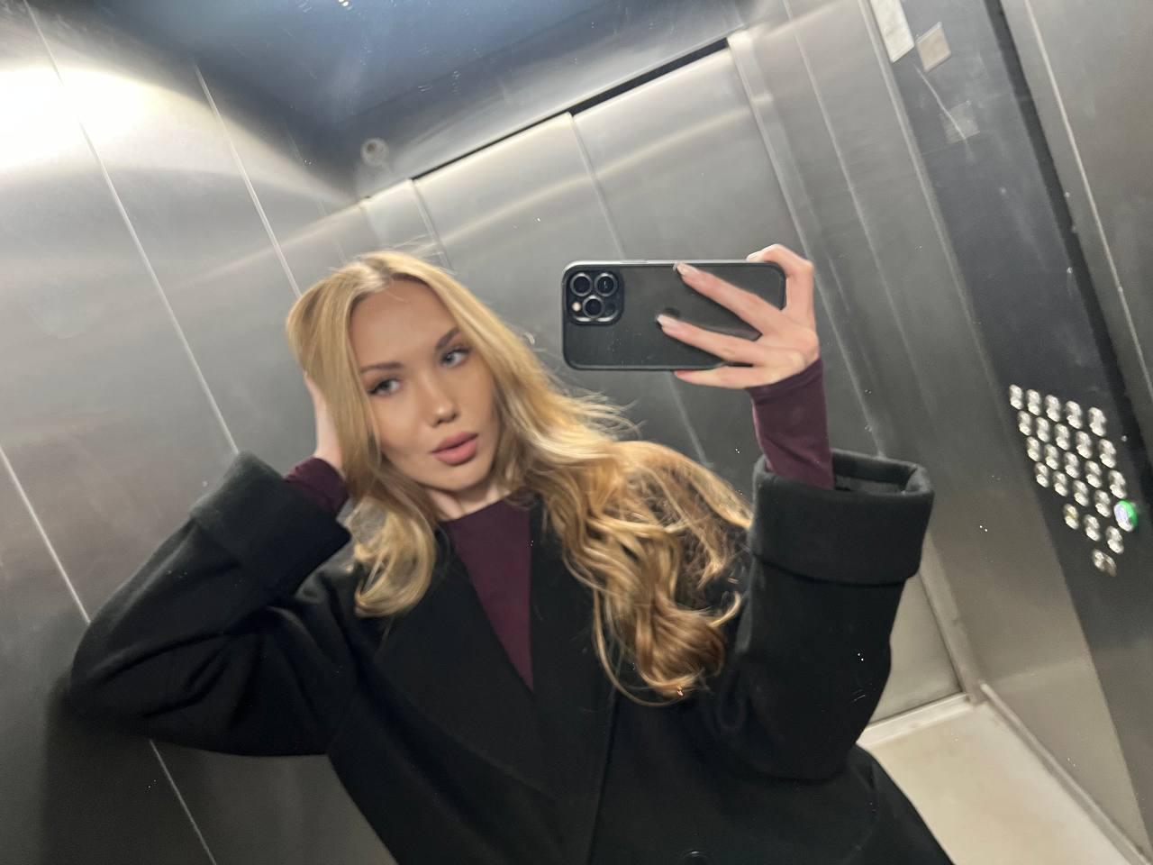 Image of cam model BrettRannels from XloveCam