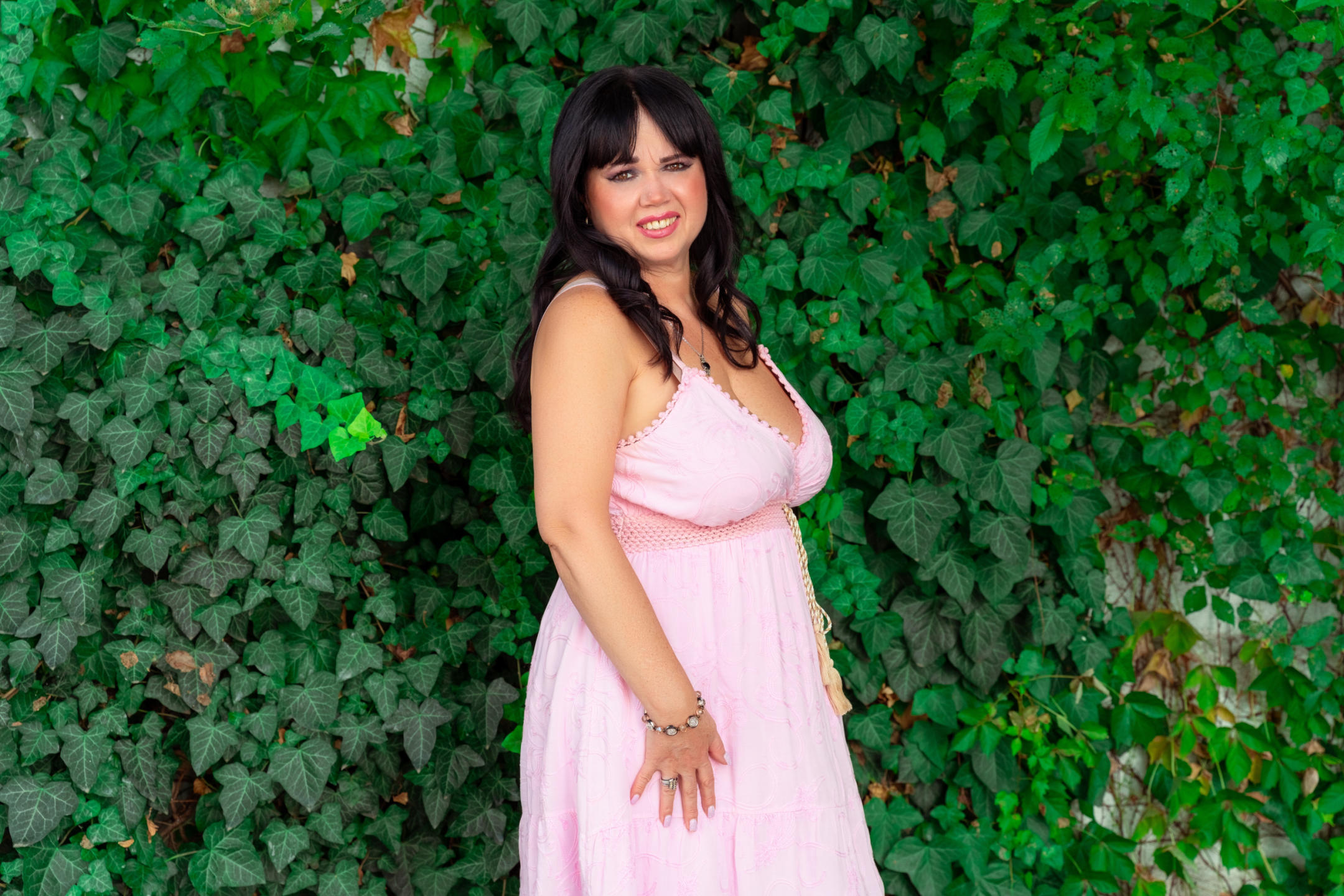 Image of cam model MatureVivian from XloveCam
