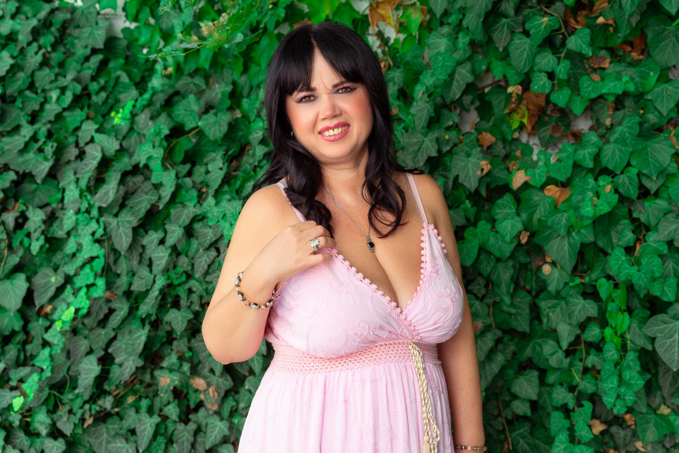Image of cam model MatureVivian from XloveCam