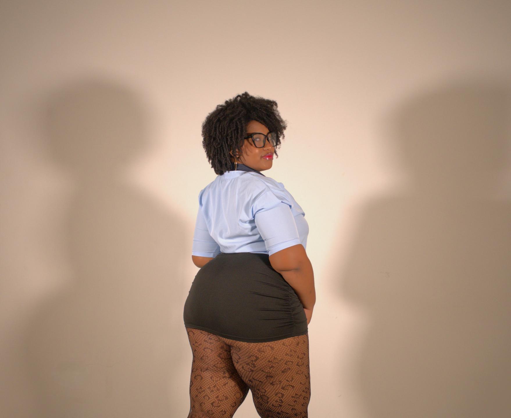 Image of cam model ViaraMoon from XloveCam