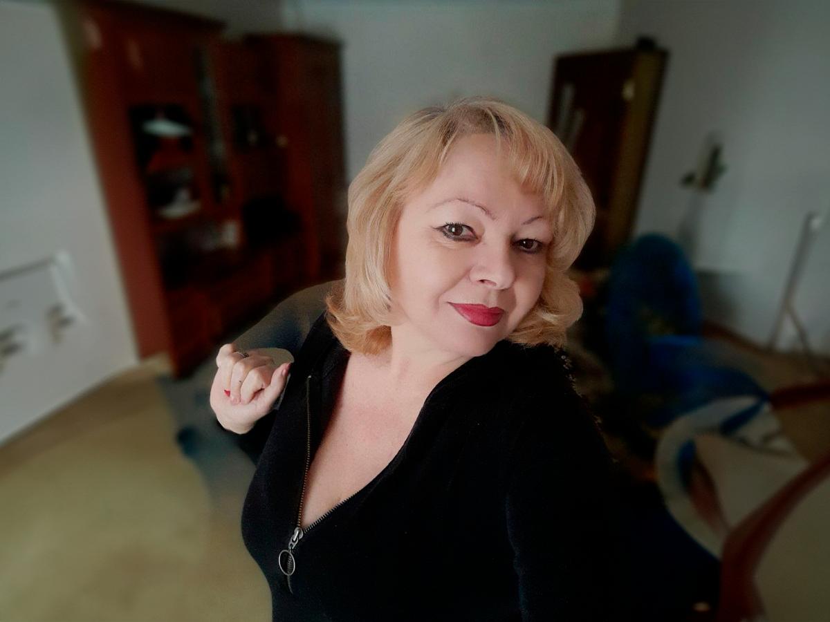 Image of cam model EvelynLoveShy from XloveCam