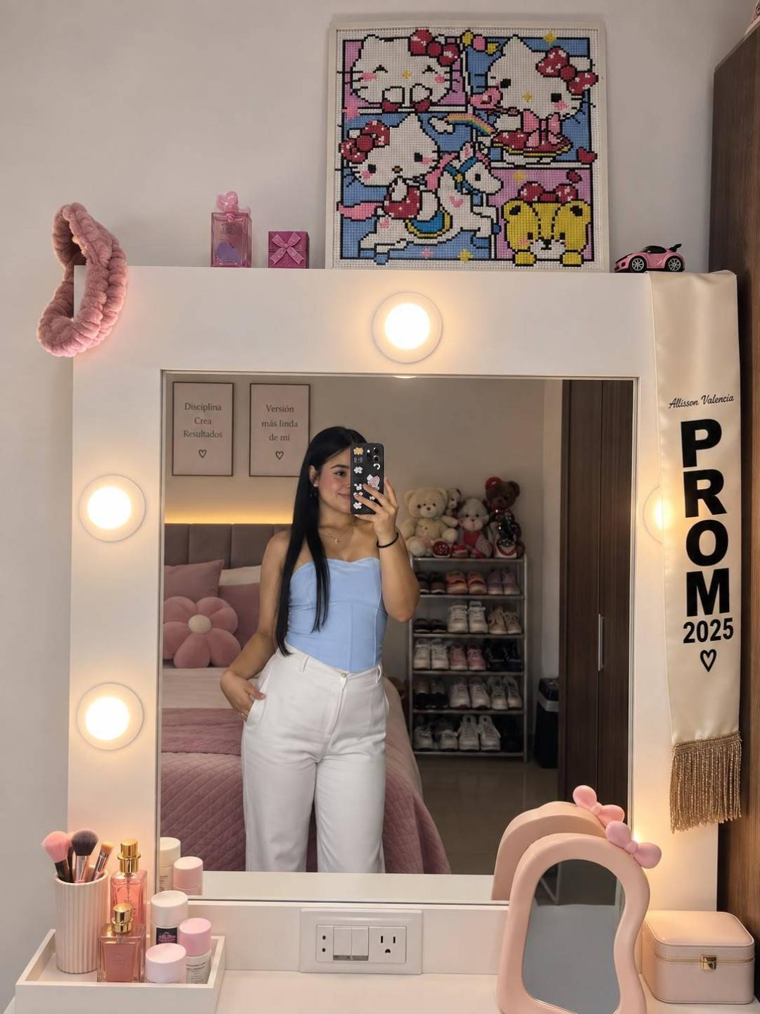 Image of cam model MalloryRamos from XloveCam