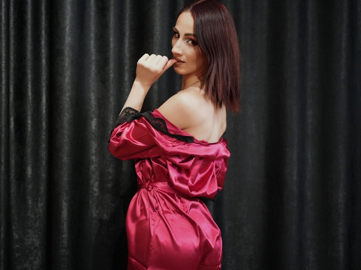 Image of cam model ElizaQueen from XloveCam