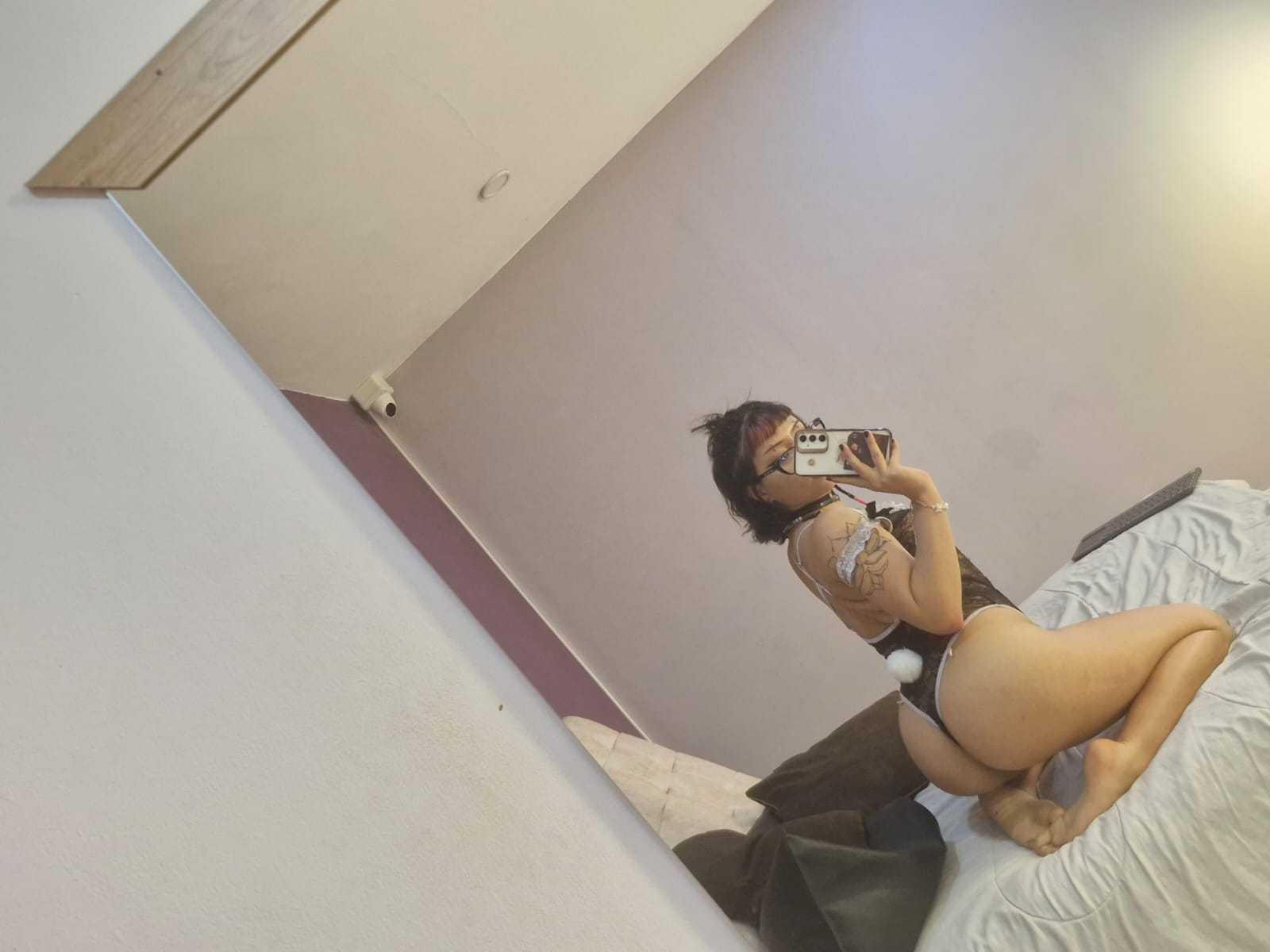 Image of cam model JadeMilleer from XloveCam