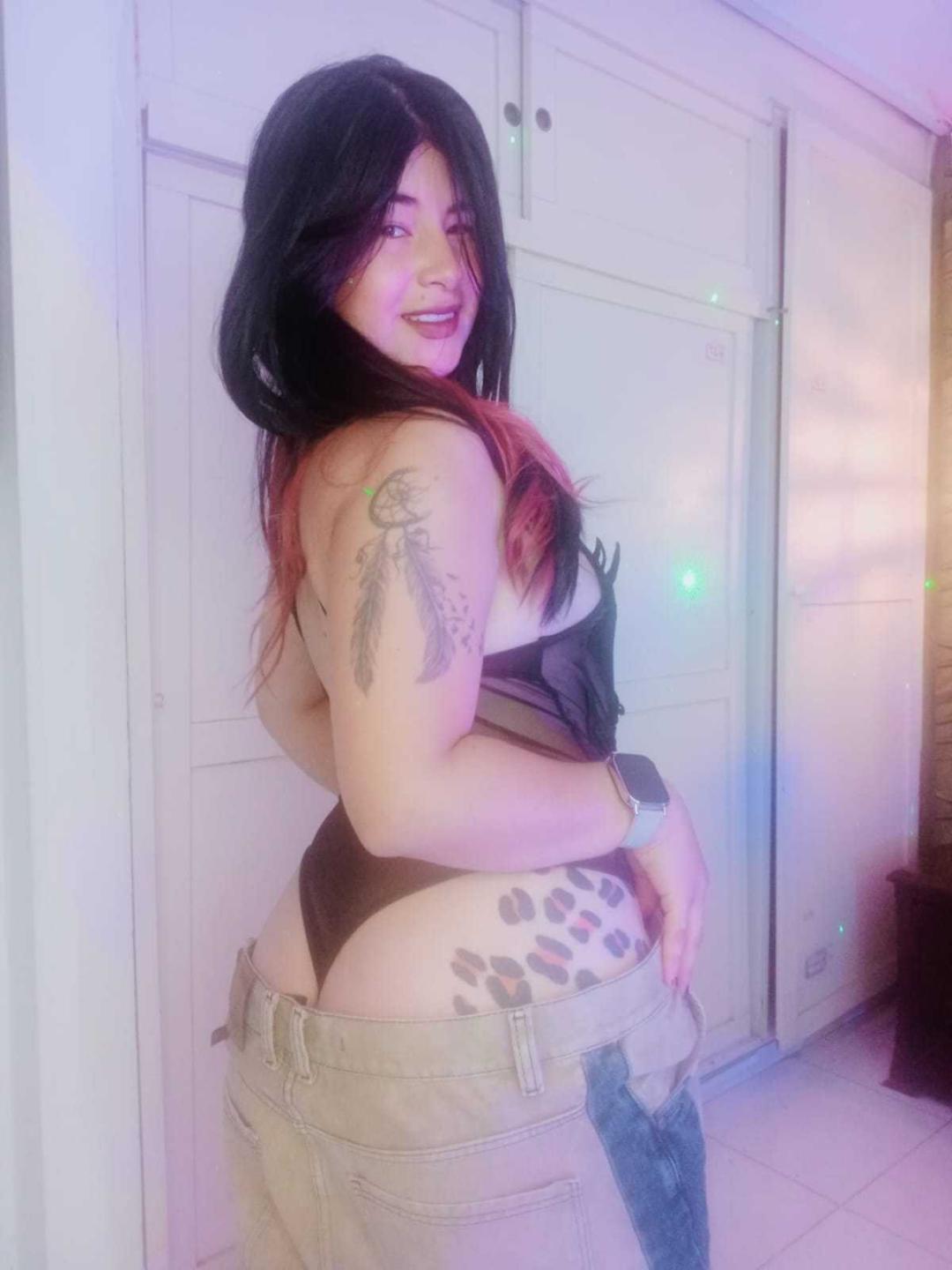 Image of cam model NinaHarpper from XloveCam