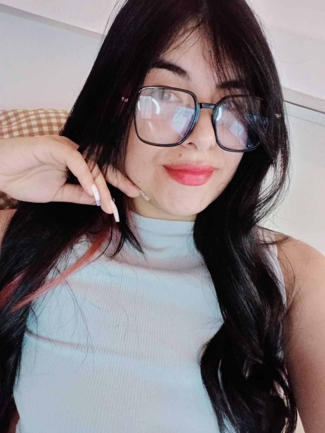 Image of cam model NinaHarpper from XloveCam