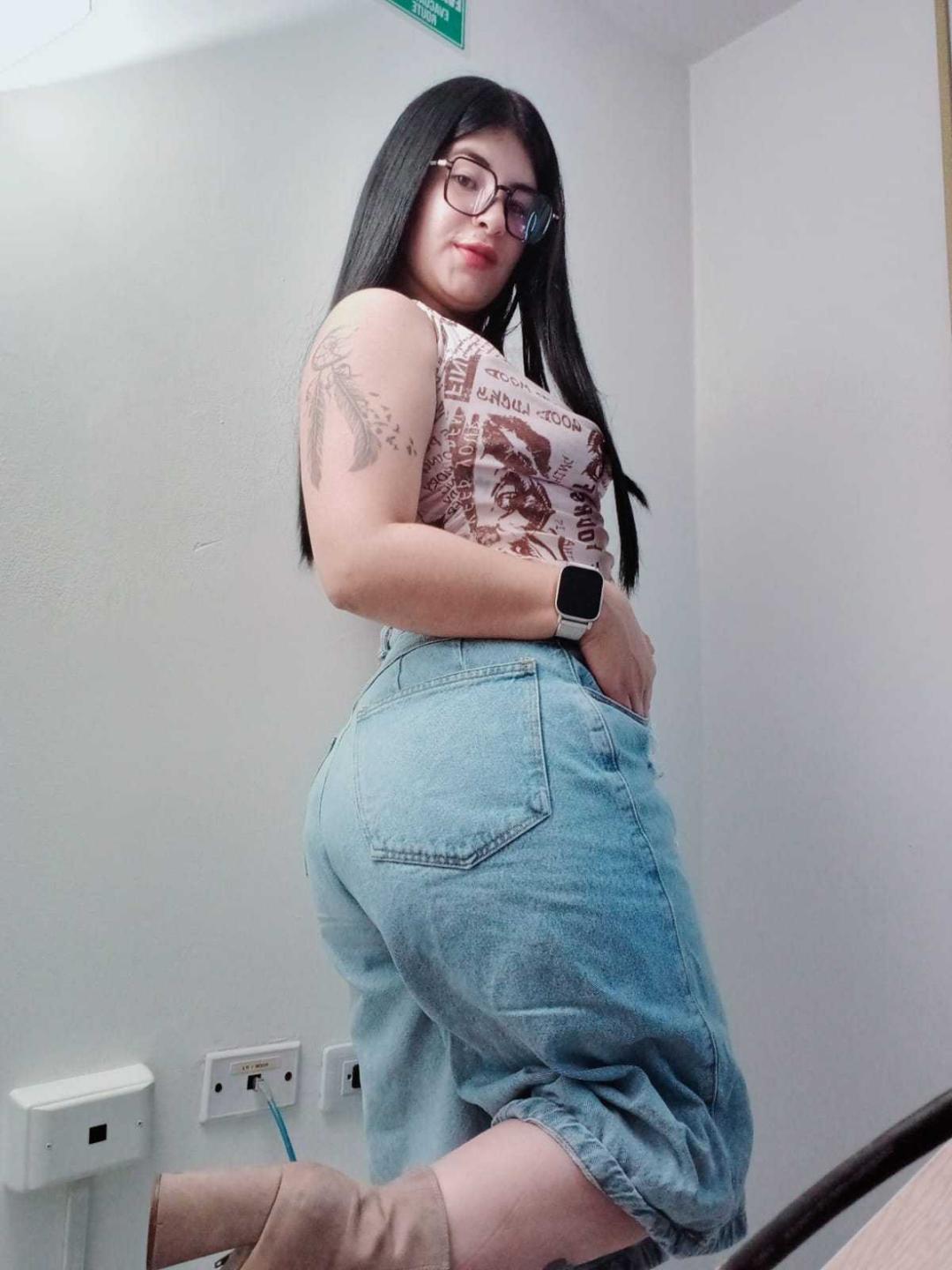 Image of cam model NinaHarpper from XloveCam