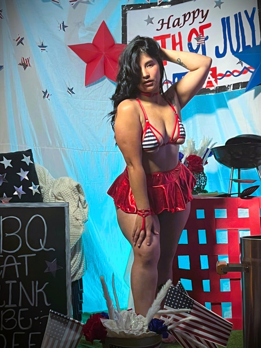 Image of cam model NinaHarpper from XloveCam