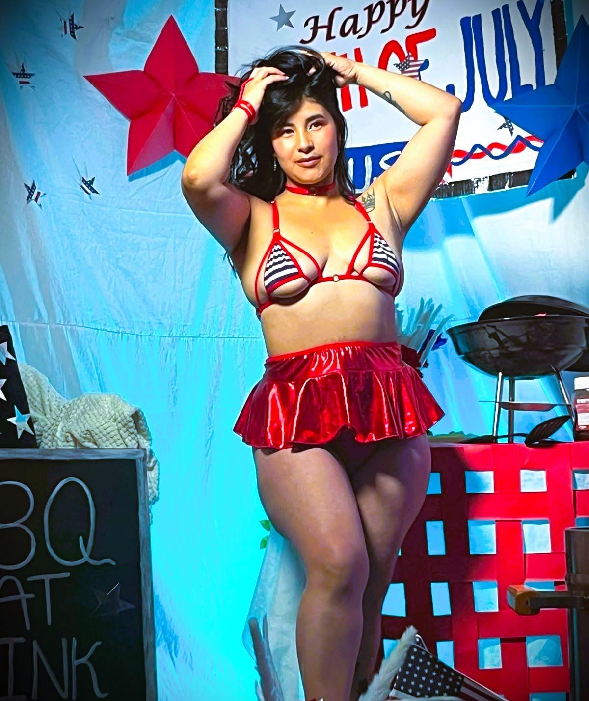 Image of cam model NinaHarpper from XloveCam