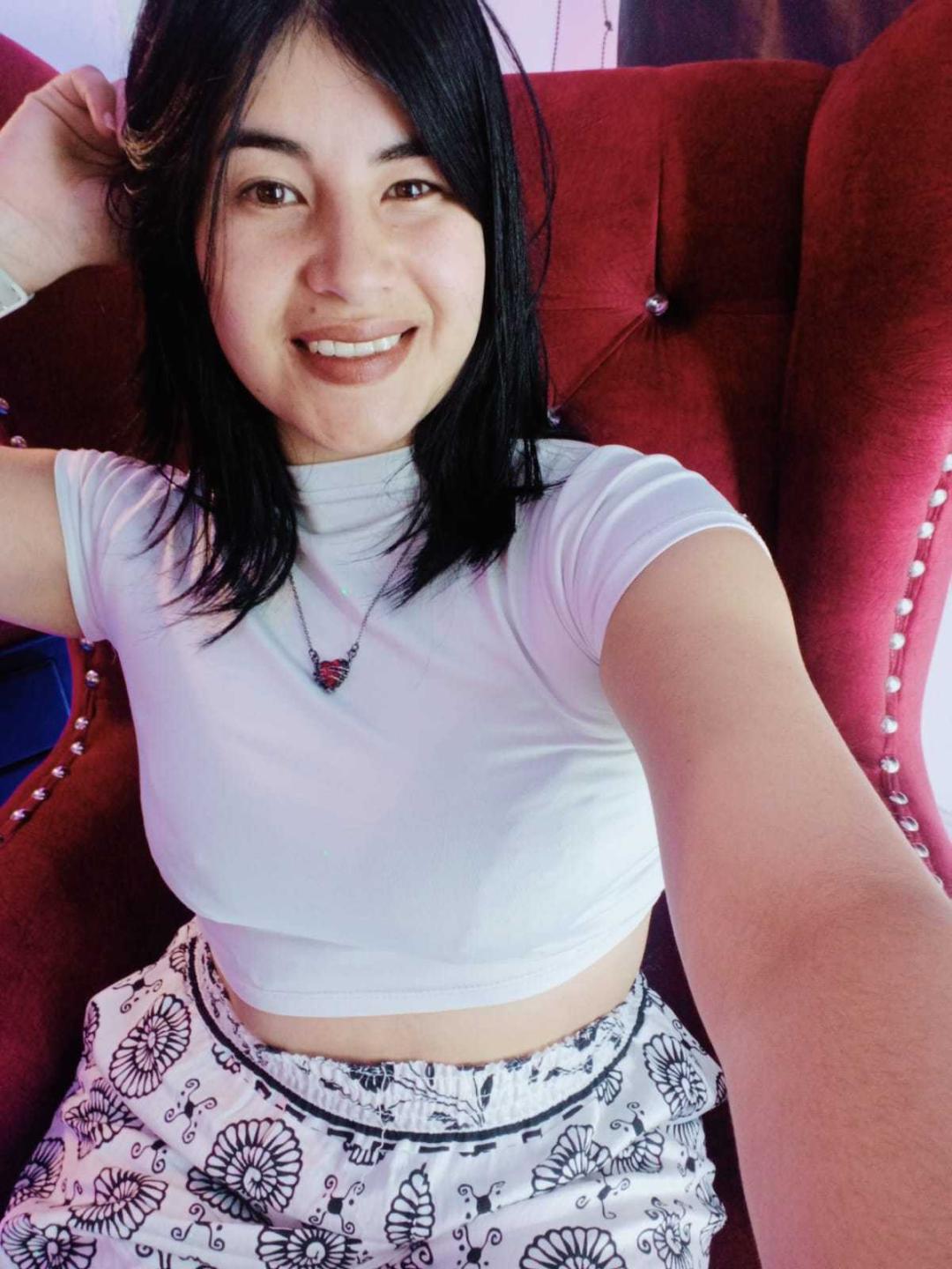 Image of cam model NinaHarpper from XloveCam
