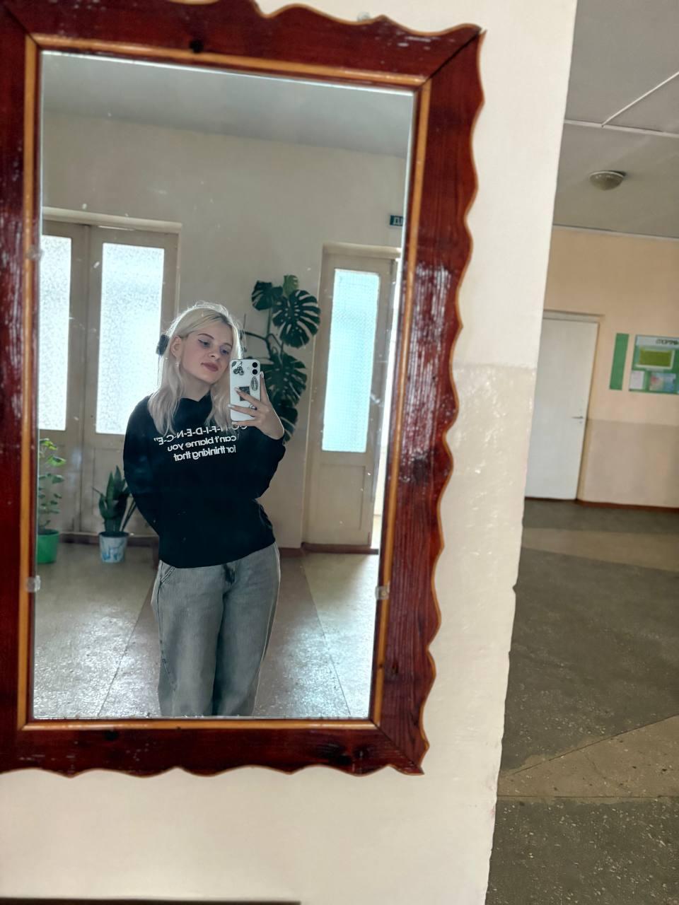 Image of cam model FallenAngelia from XloveCam
