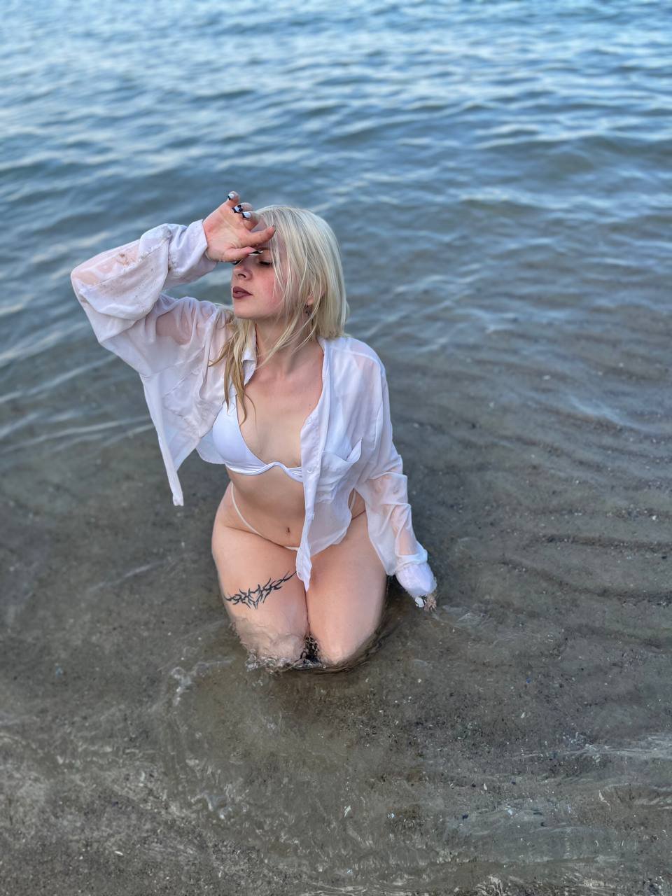 Image of cam model FallenAngelia from XloveCam
