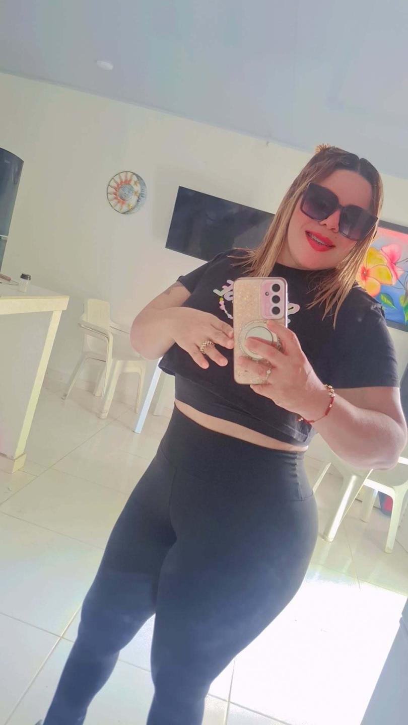 Image of cam model Sharicke69 from XloveCam