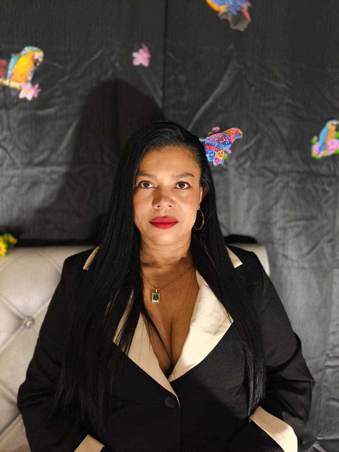 Image of cam model HelenaHott from XloveCam