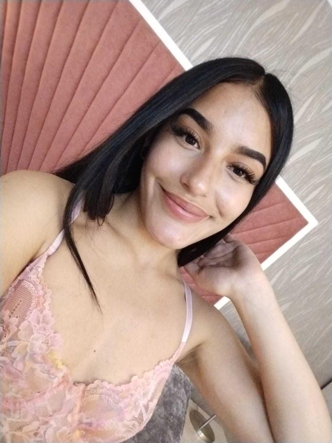 Image of cam model ElowenGrace from XloveCam