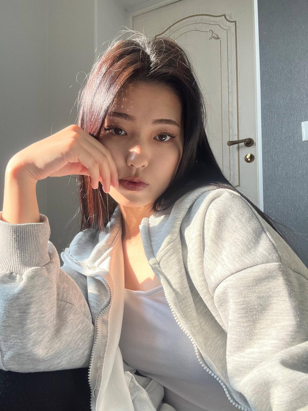 Image of cam model EstherFramer from XloveCam