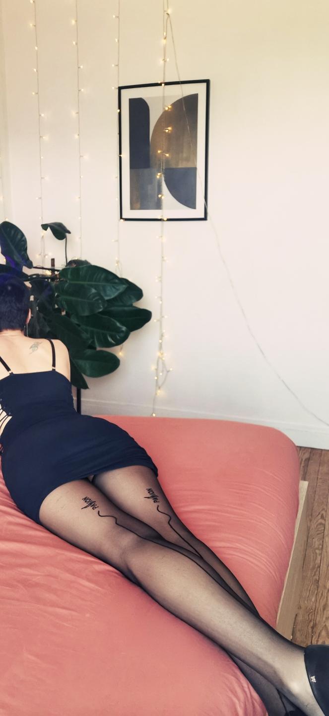 Image of cam model FrancaisePhoenix from XloveCam