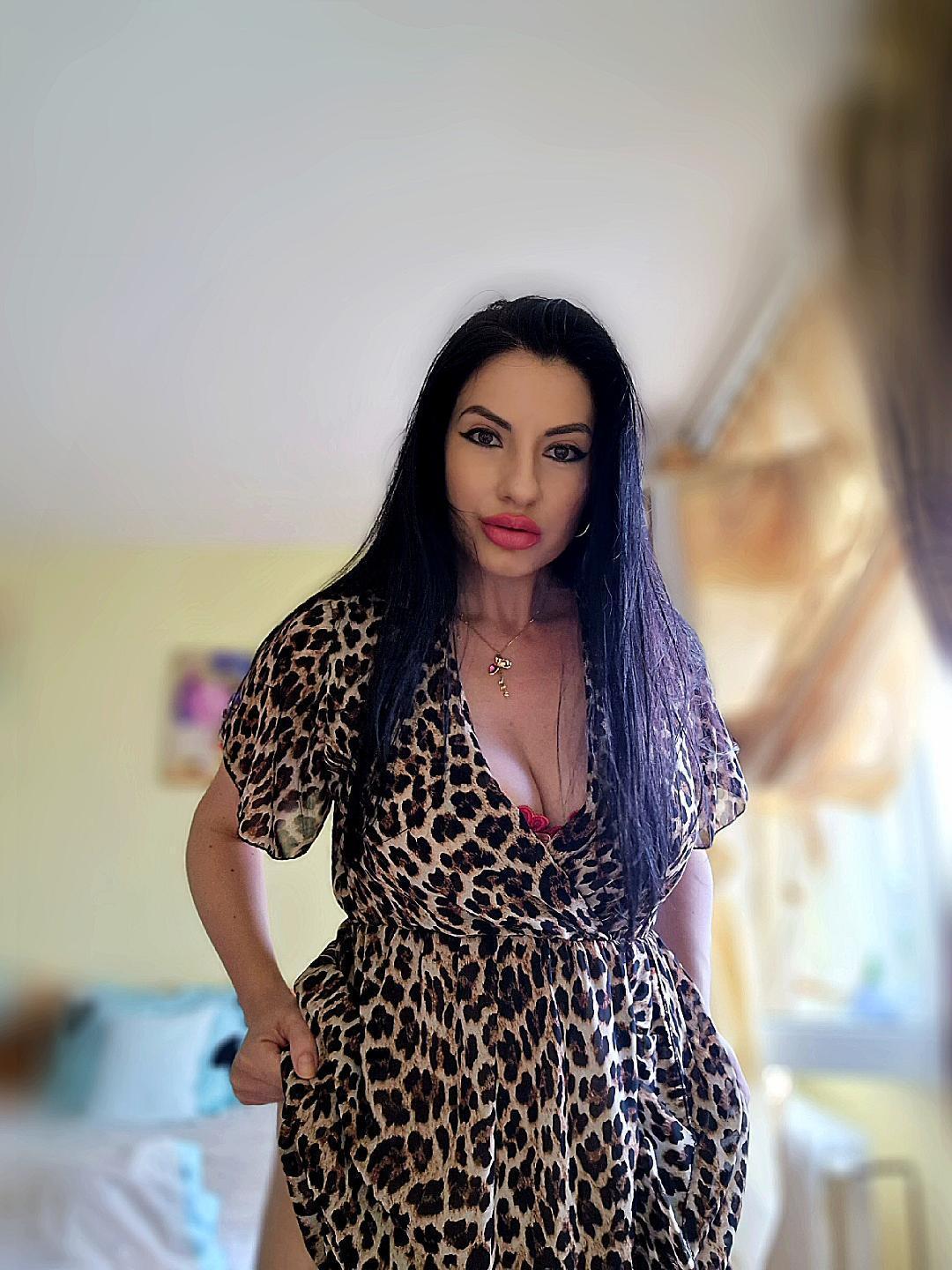 Image of cam model Zaccada from XloveCam