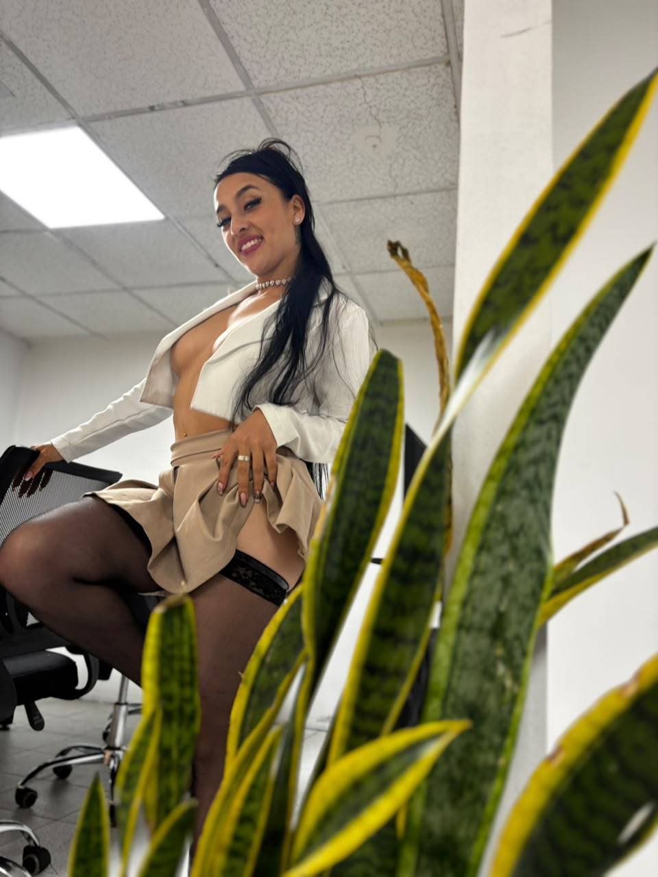 Image of cam model ScarlettPinzon from XloveCam
