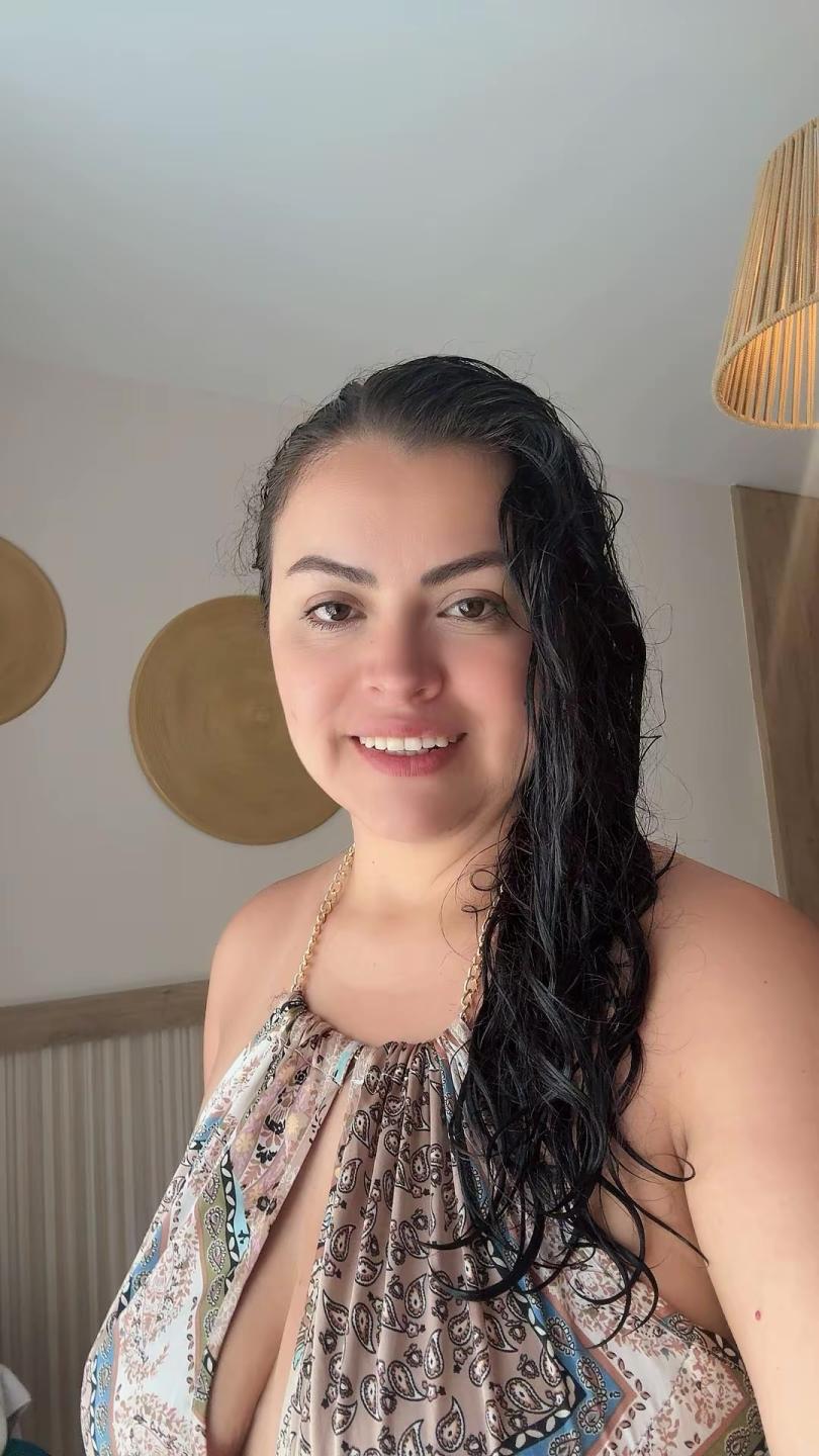 Image of cam model CharlotteDevereaux from XloveCam