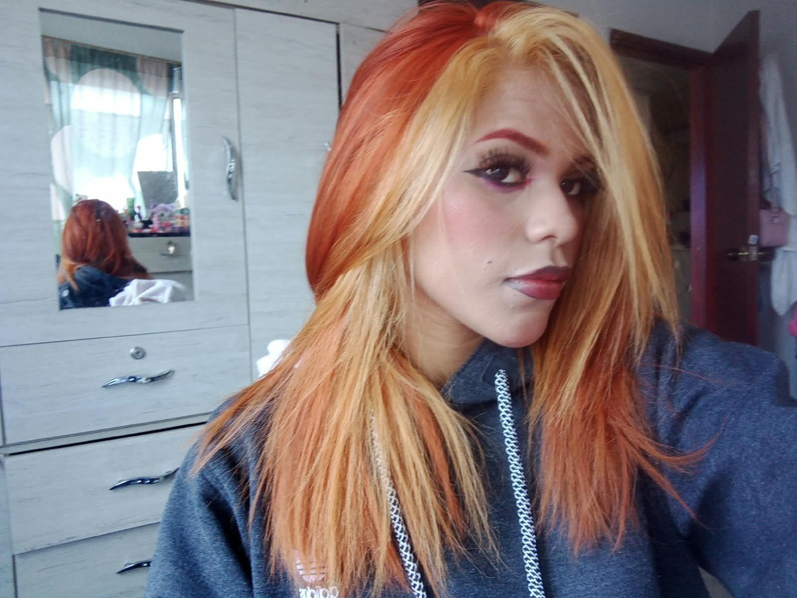 Image of cam model IvonneKross from XloveCam