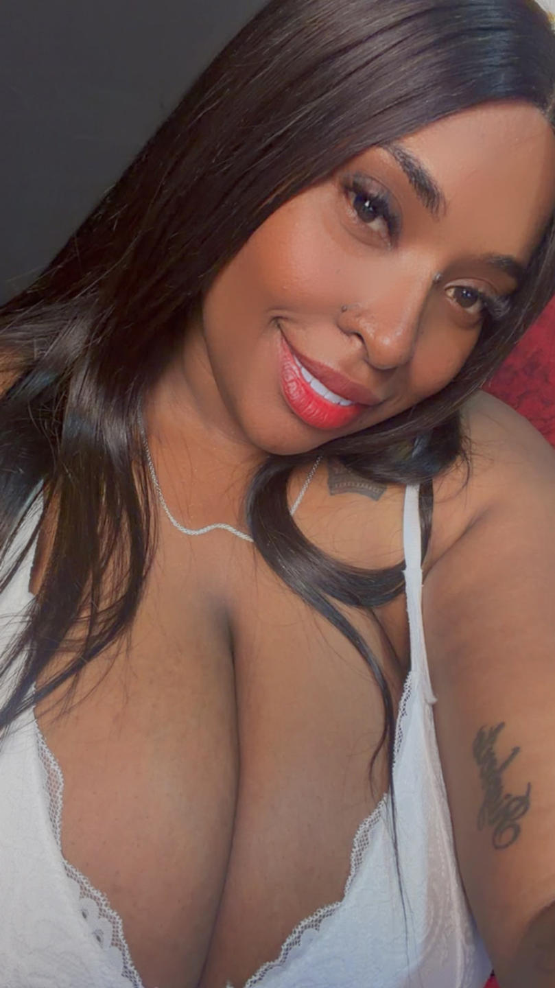 Image of cam model NatyLm from XloveCam