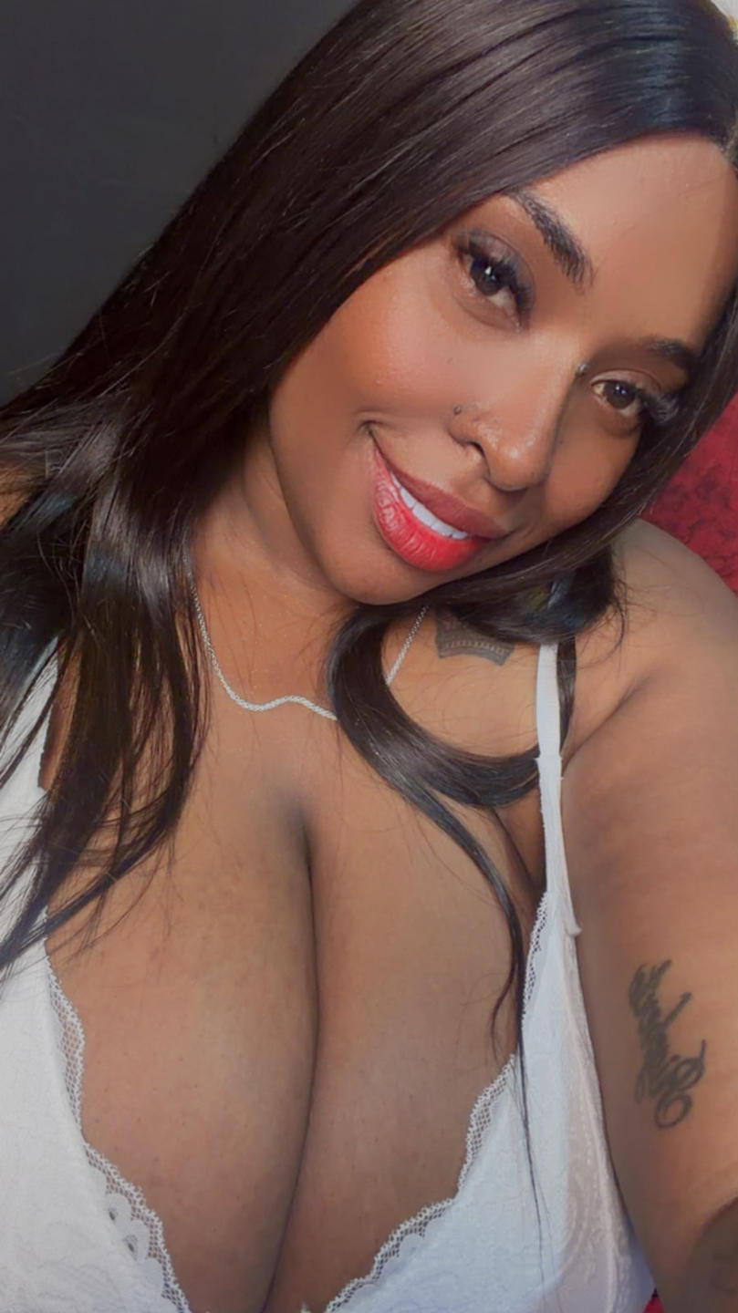 Image of cam model NatyLm from XloveCam