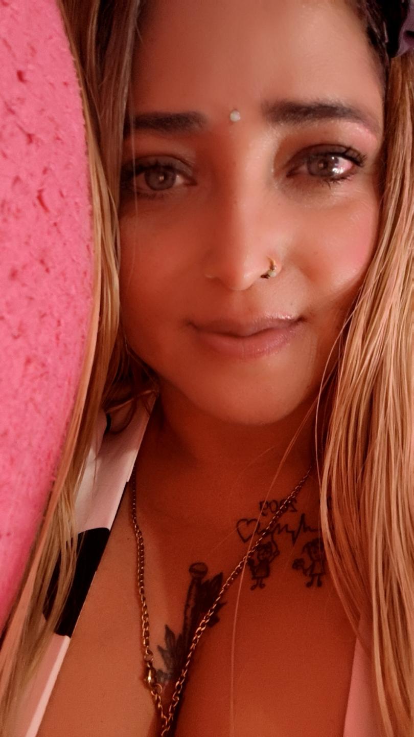 Image of cam model AlessadraJoness from XloveCam