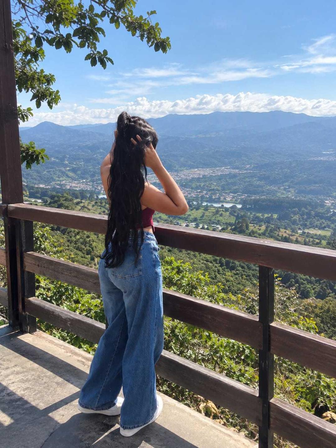 Image of cam model AmyLambert from XloveCam
