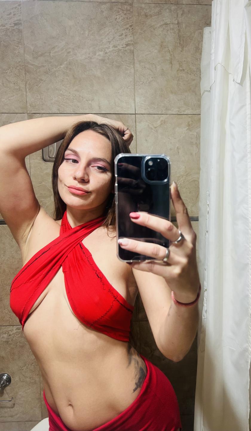 Image of cam model RomiSweety from XloveCam