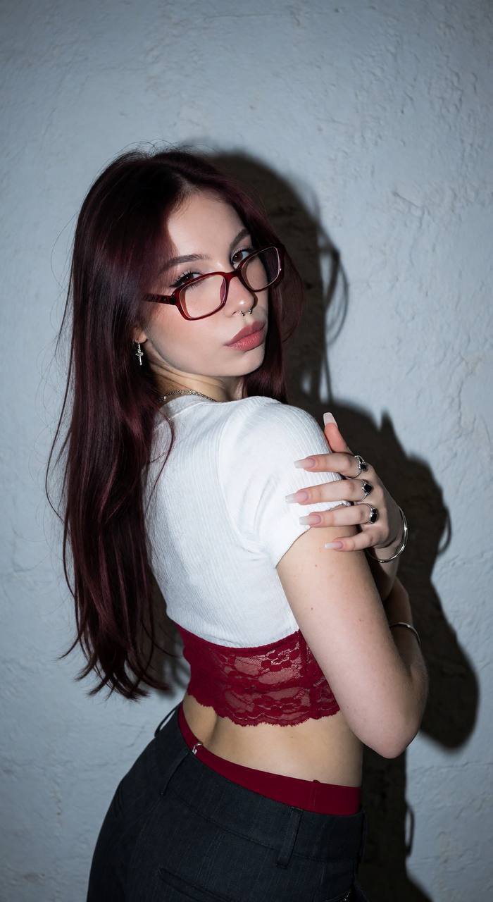 Image of cam model OdriMils from XloveCam