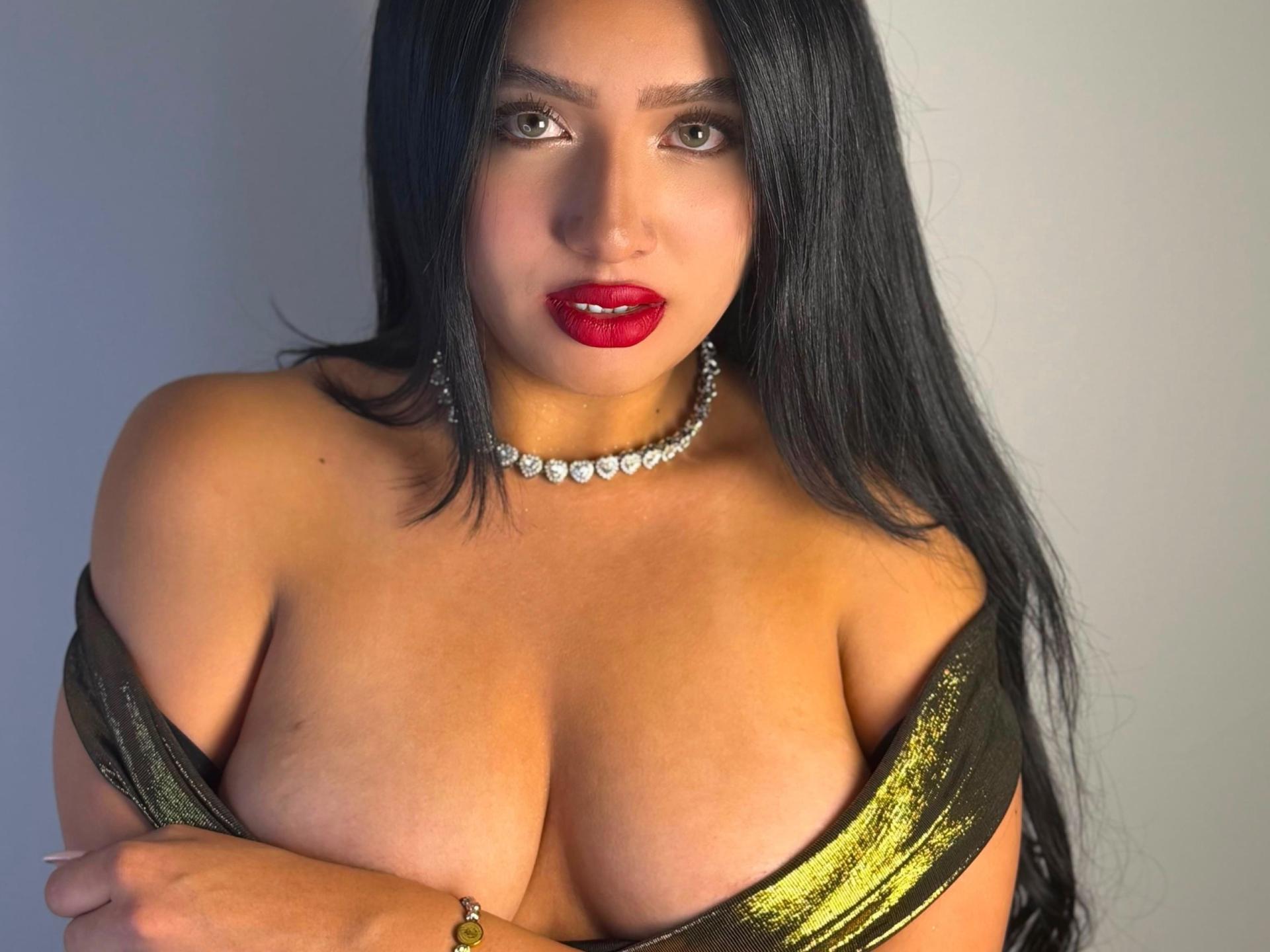 Image of cam model LilyConorr from XloveCam