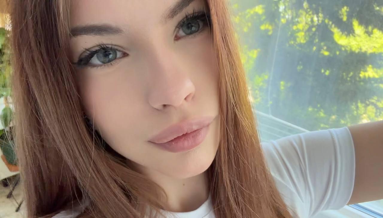 Image of cam model BethanySandhoff from XloveCam