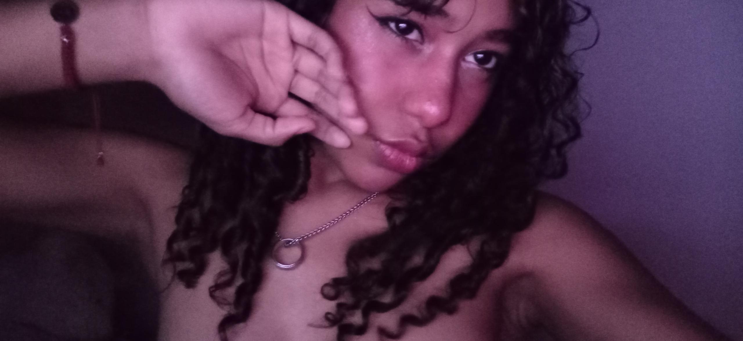 Image of cam model LovelyConnie from XloveCam