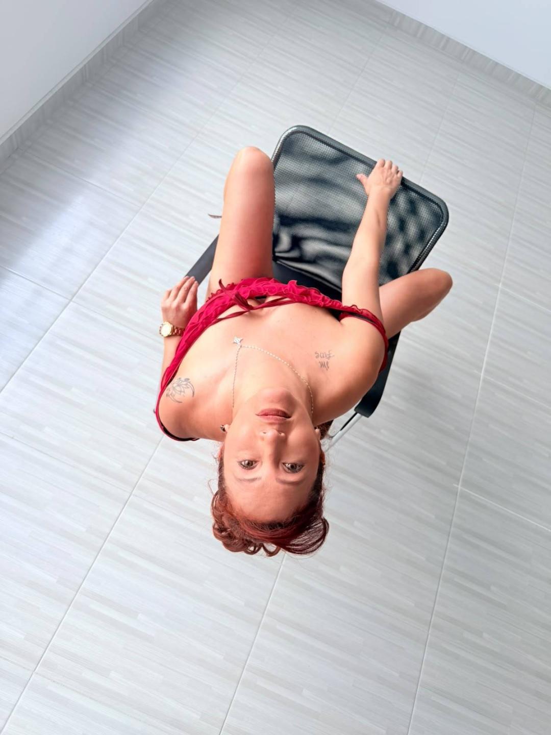 Image of cam model AleeLuna69 from XloveCam