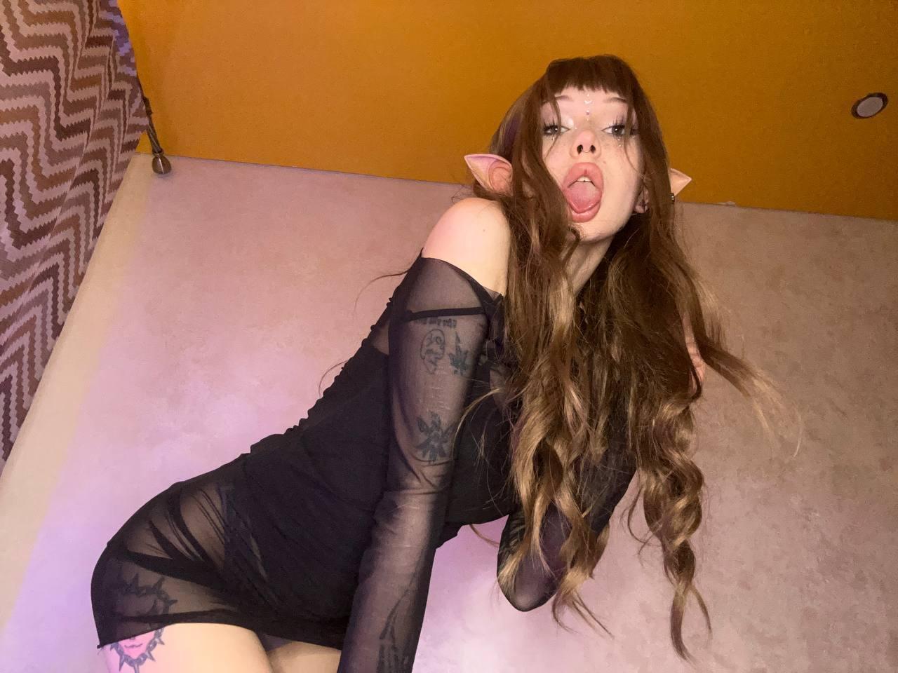 Image of cam model AlineGossom from XloveCam