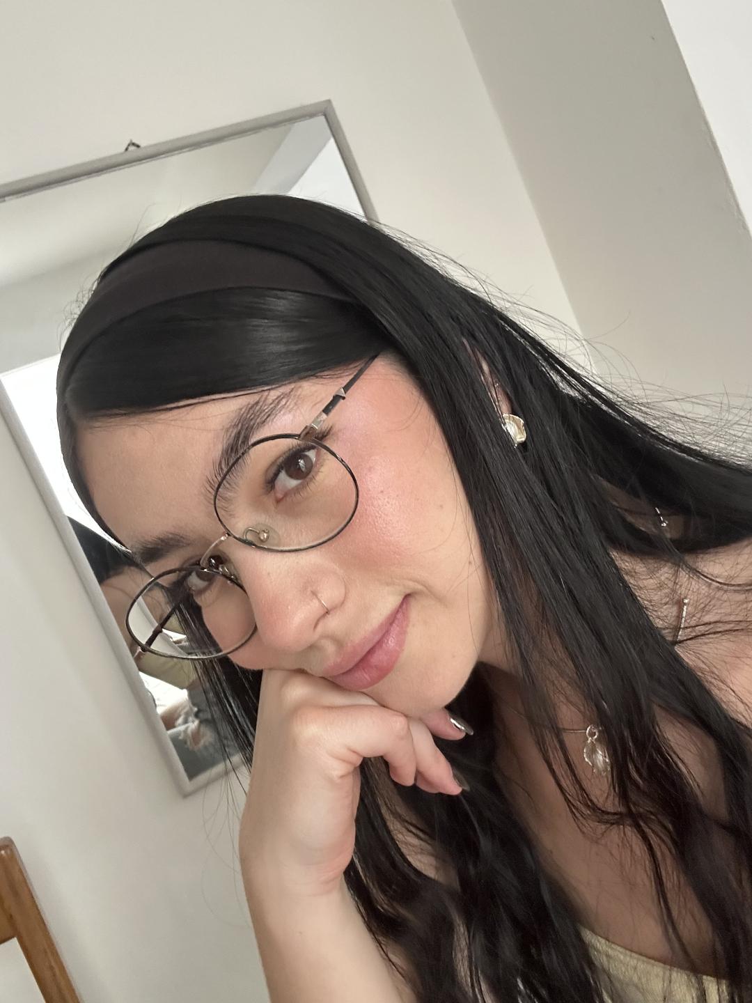 Image of cam model EvaaFarix from XloveCam