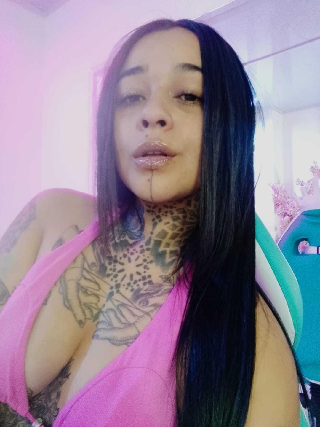 Image of cam model BlackRousse from XloveCam
