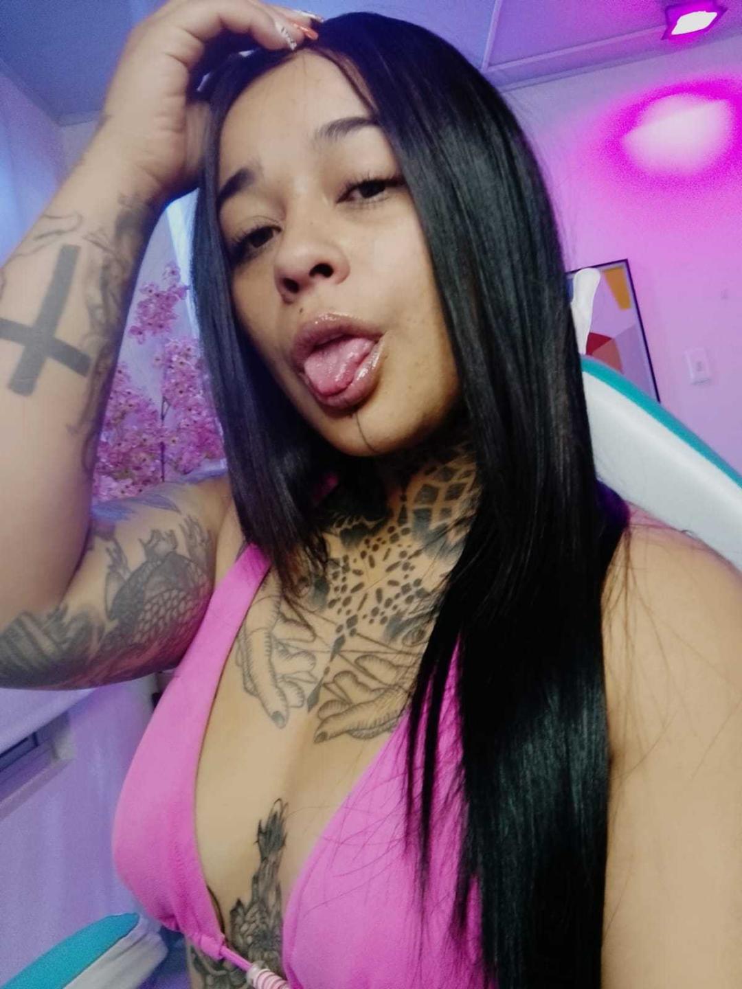 Image of cam model BlackRousse from XloveCam