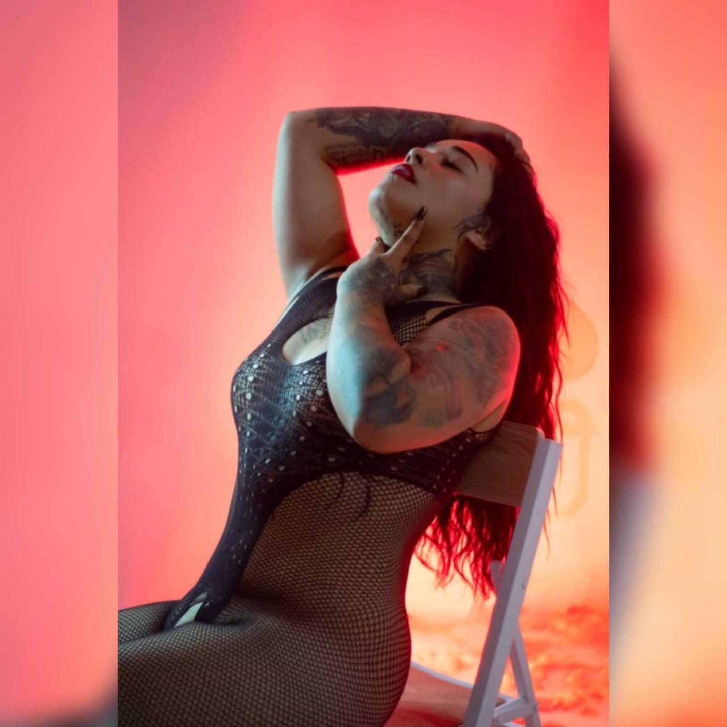 Image of cam model BlackRousse from XloveCam