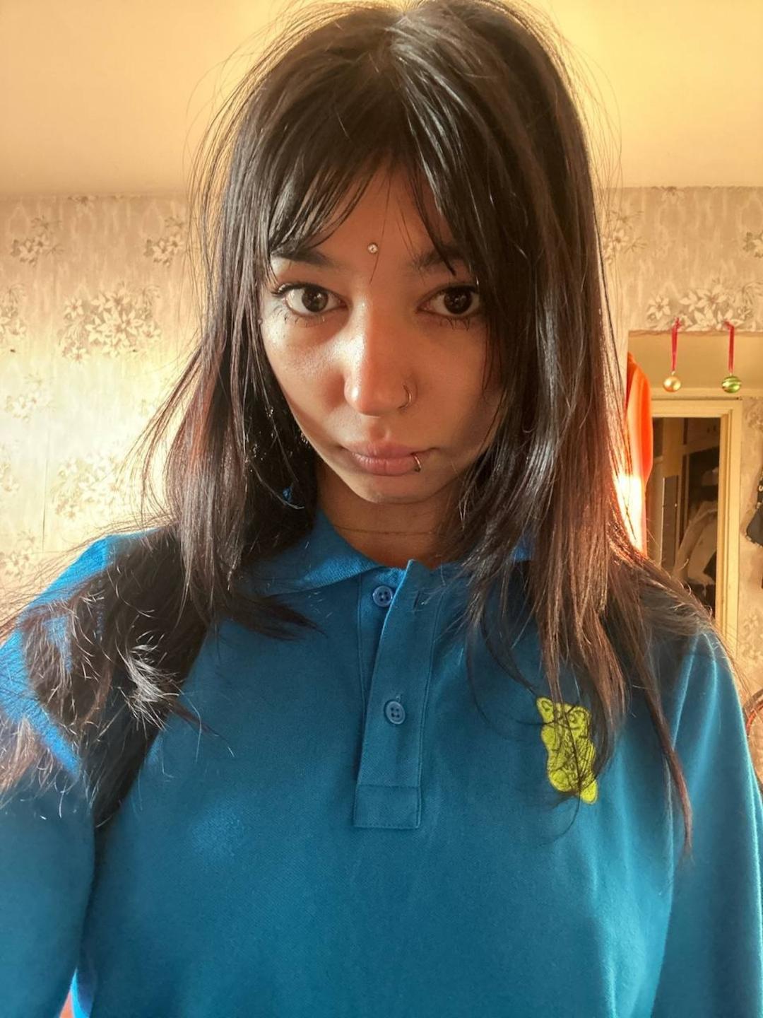 Image of cam model TrenaShad from XloveCam