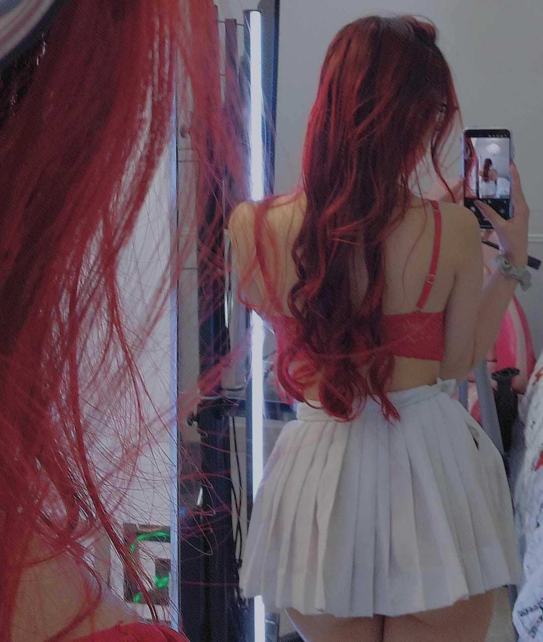 Image of cam model CherryBuchel from XloveCam