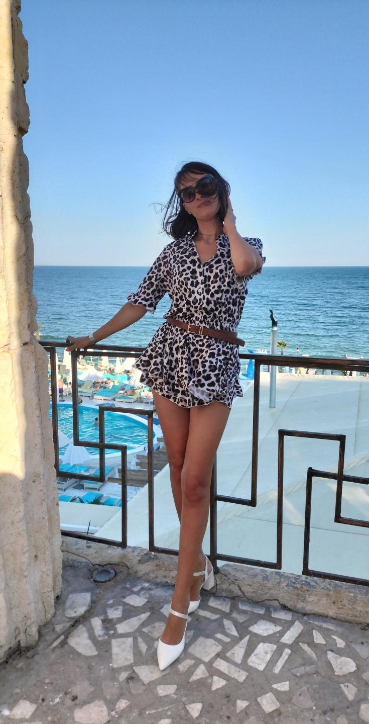 Image of cam model MiraMixi from XloveCam