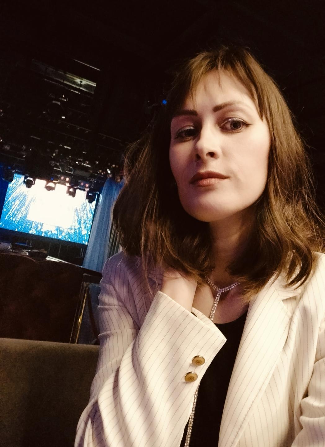 Image of cam model MiraMixi from XloveCam
