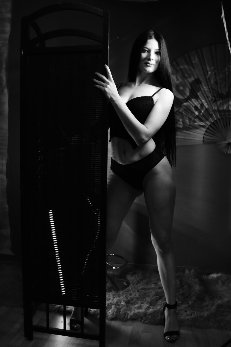 Image of cam model MiaaCherry from XloveCam