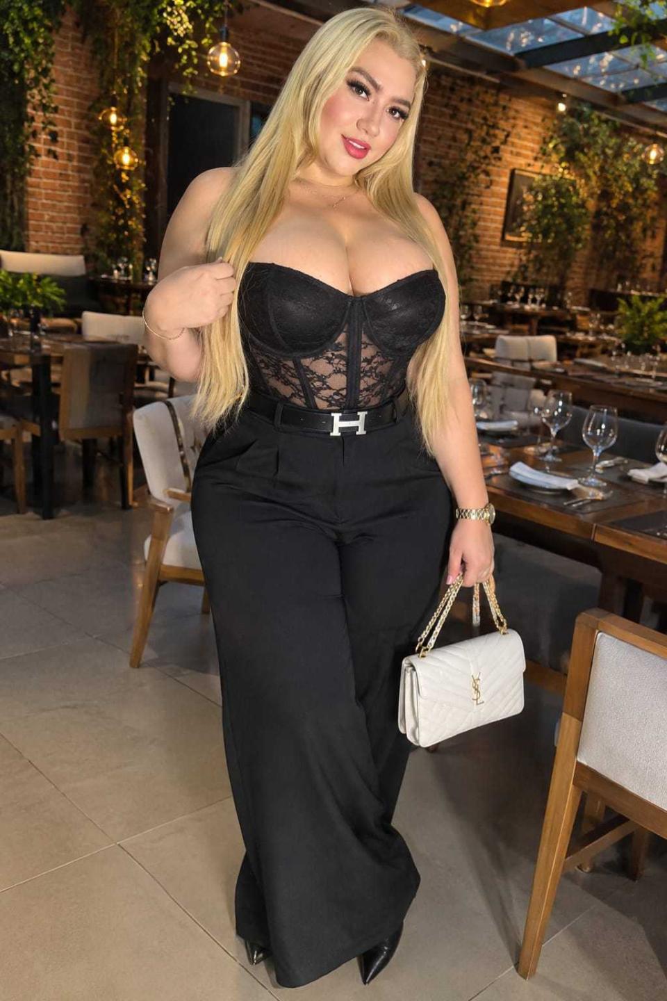 Image of cam model Bbwhot from XloveCam