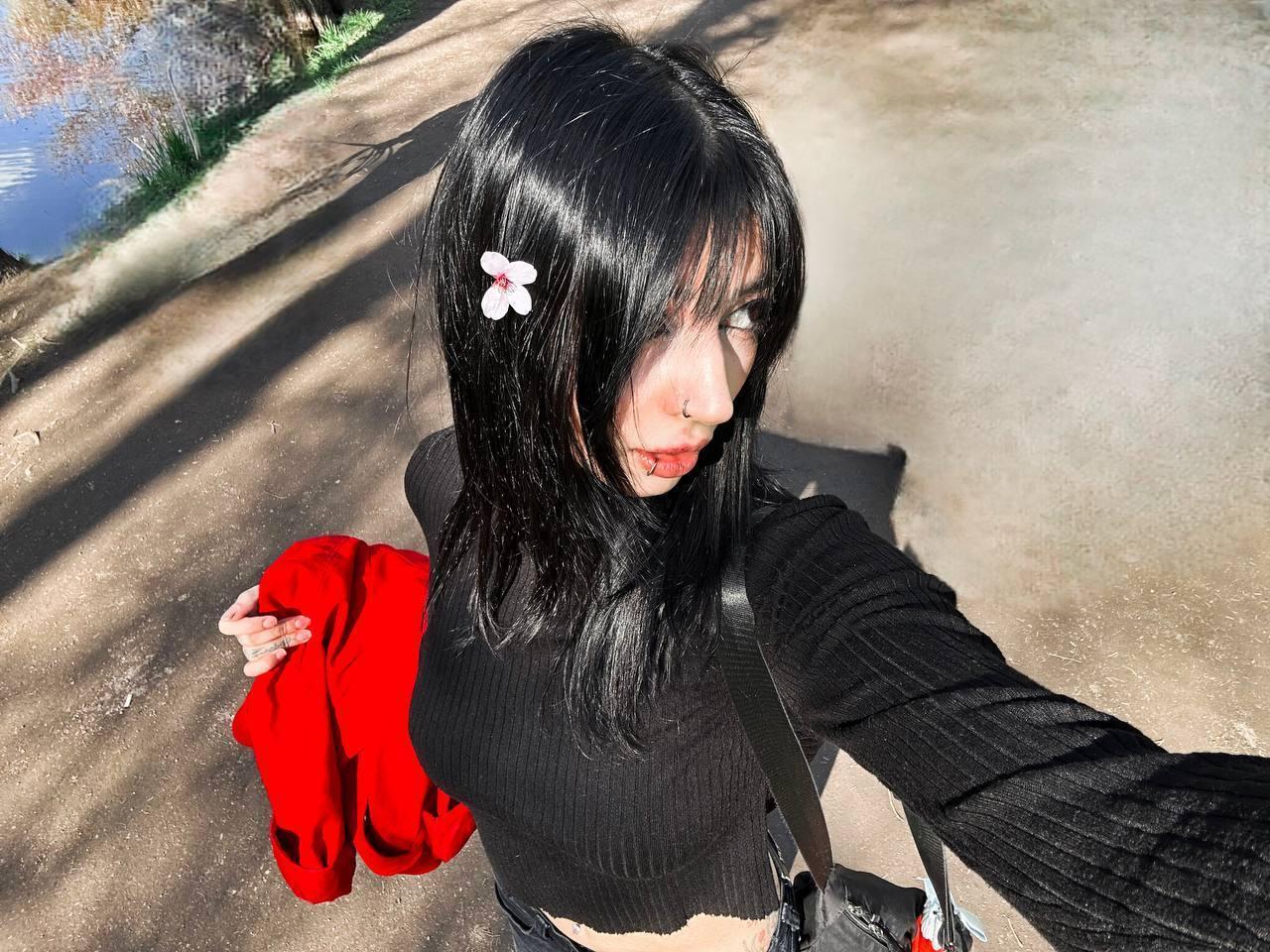 Image of cam model TrenaShad from XloveCam