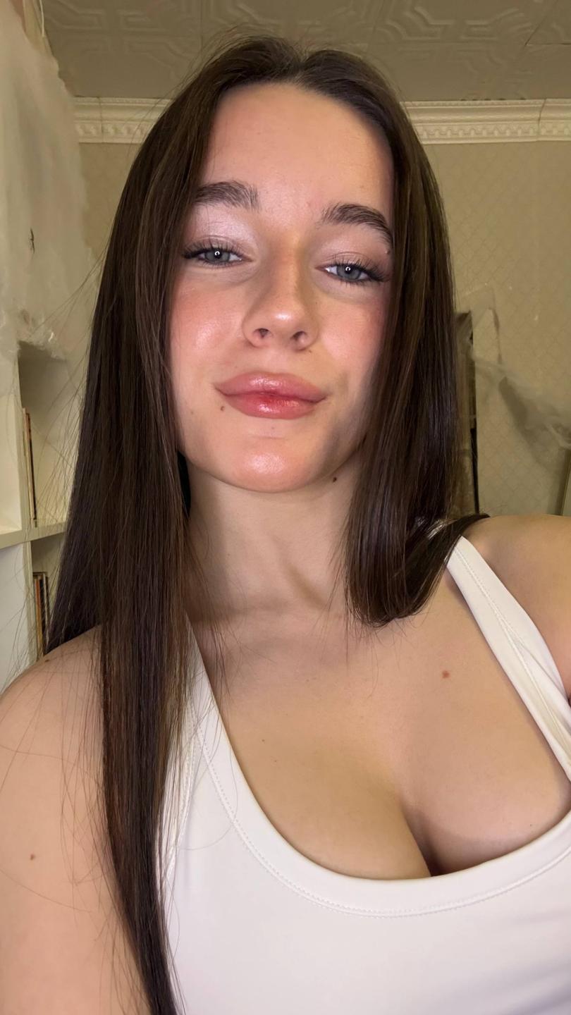 Image of cam model RobertWheler from XloveCam