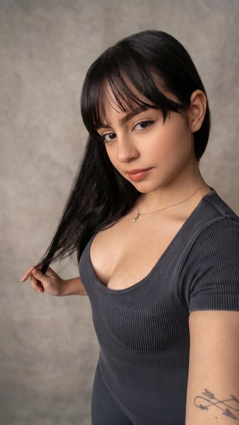 Image of cam model DaphneCalloway from XloveCam