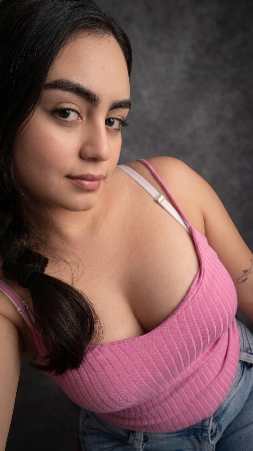 Image of cam model DaphneCalloway from XloveCam